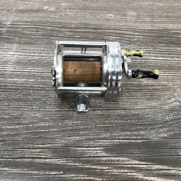 Shakespeare Criterion 1960 Vintage Fishing Reel - Picture 3 of 6